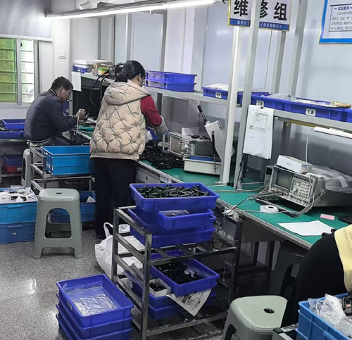 专业的安装服务人员